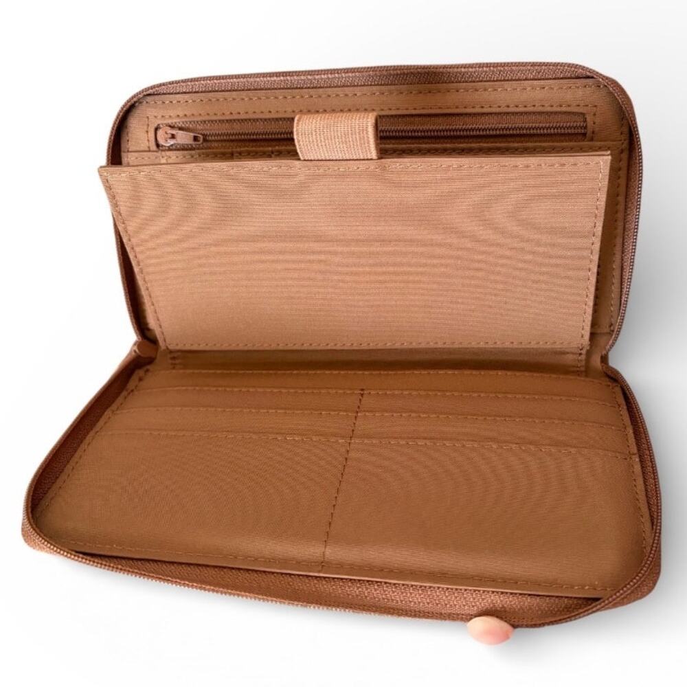Wilsons Leather Zip Around Closure Brown Leather Wallet Organizer NEW - Picture 7 of 9